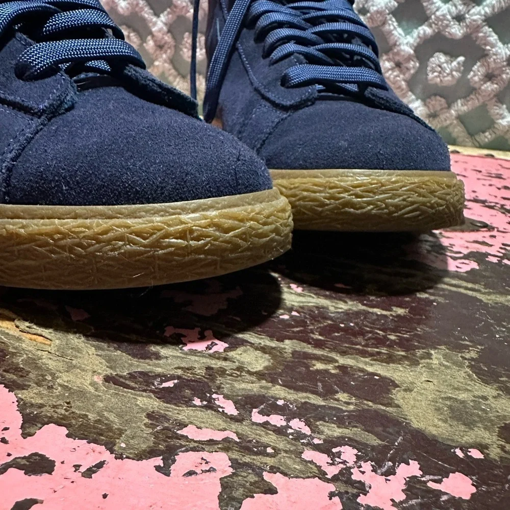 NIKE Navy Suede and Gum Hi Tops Sz 7